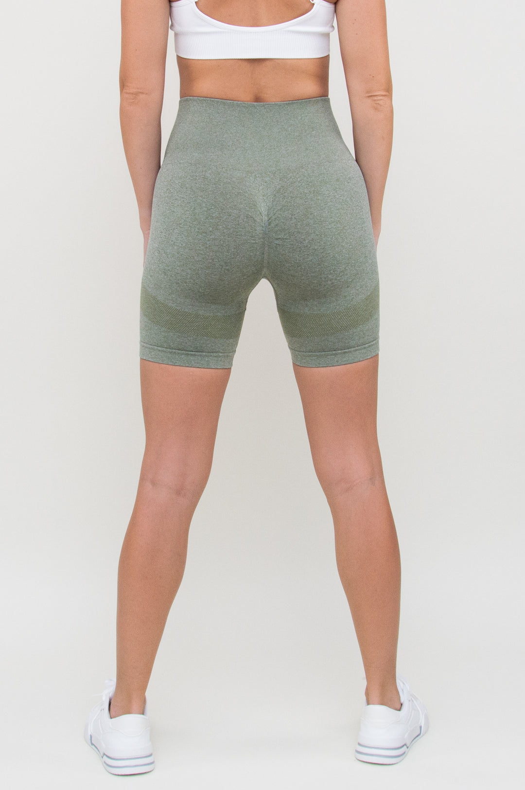 Šortai "Scrunch Army Green"