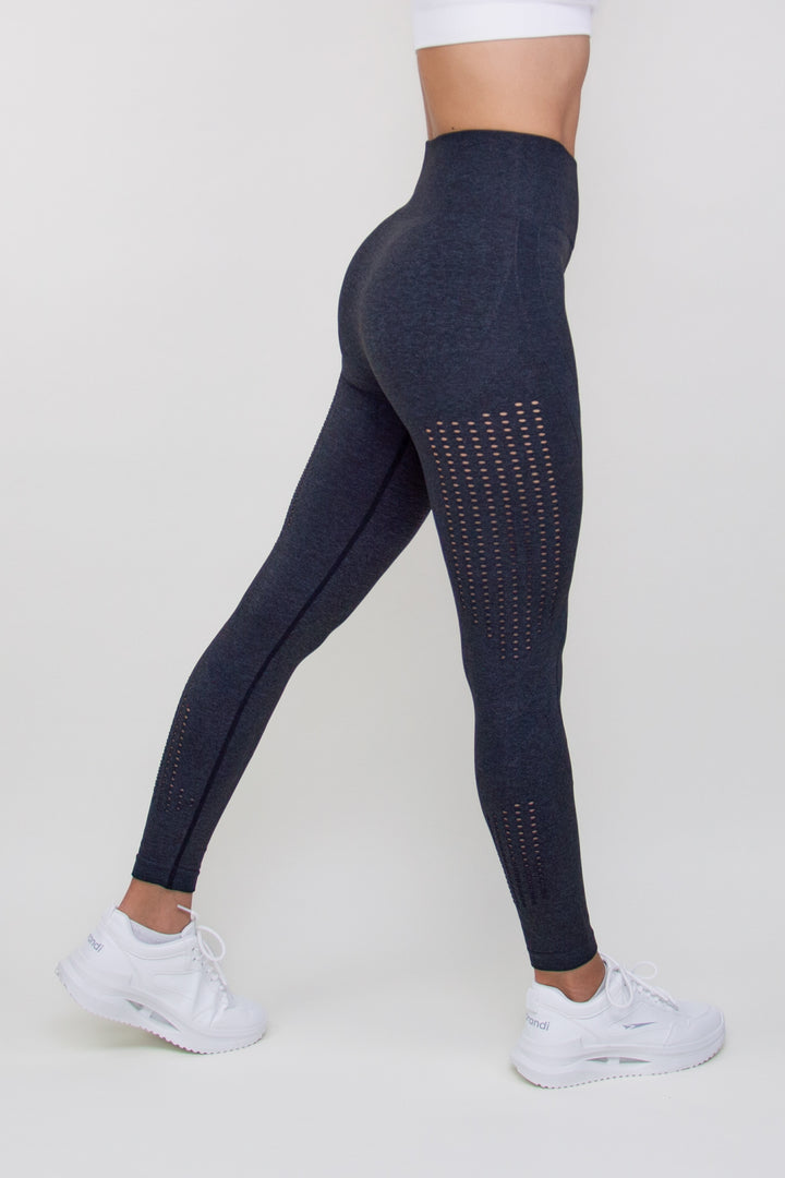 Tamprės "High Waisted Black"