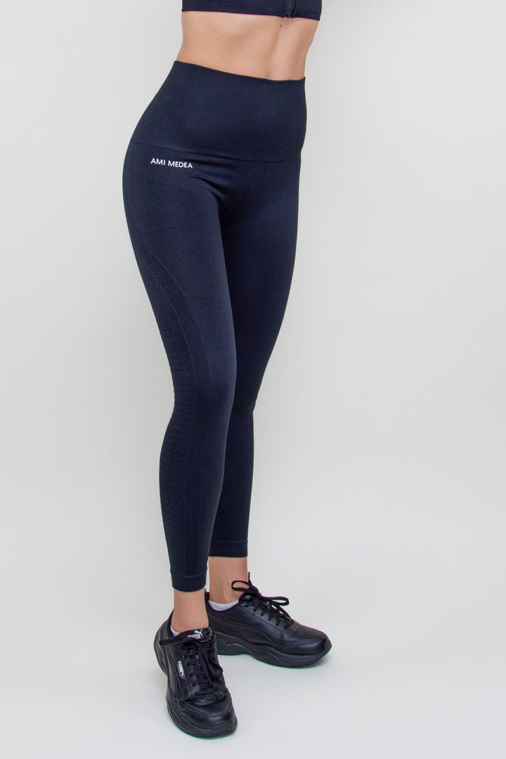 Tamprės "Simple Black"