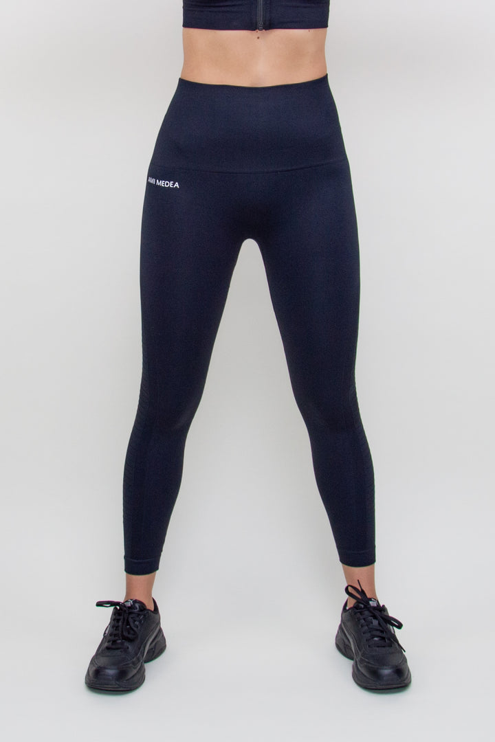 Tamprės "Simple Black"