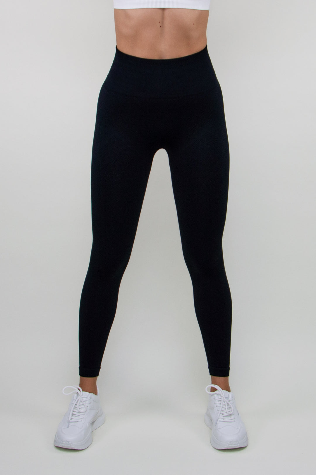 Tamprės "Compression Black Figure"