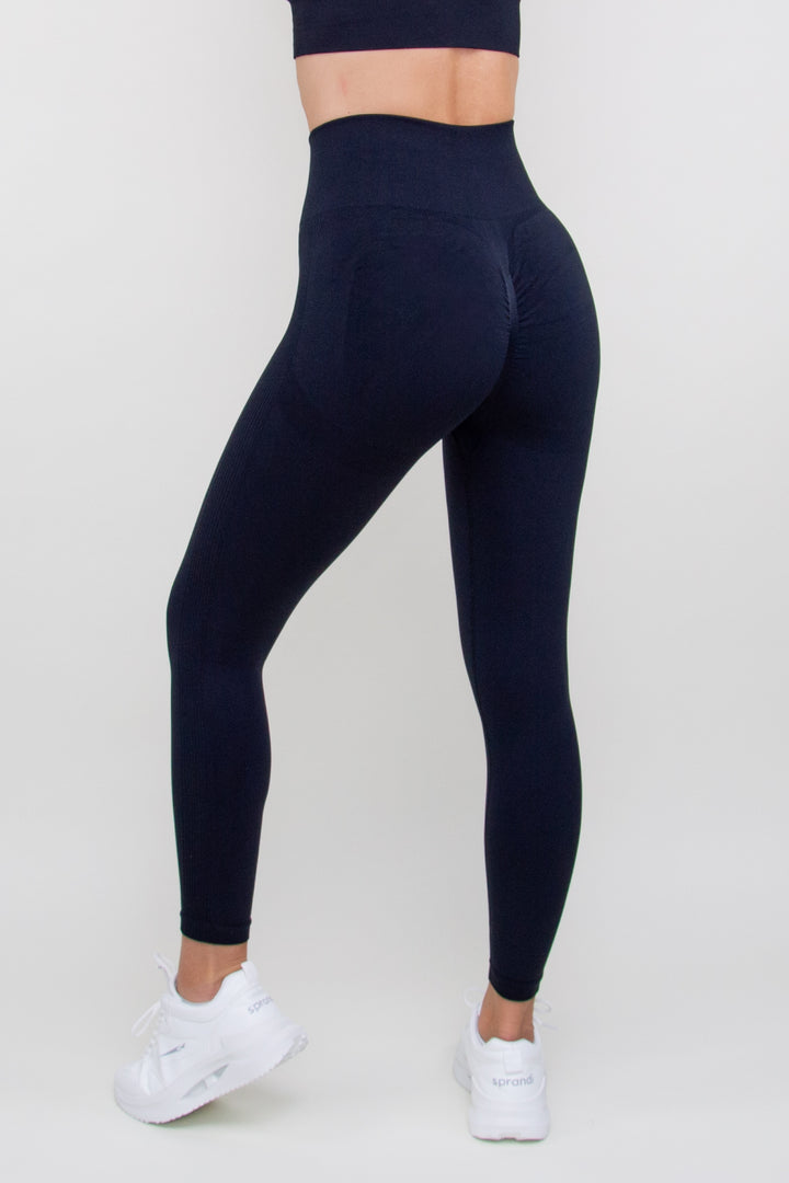 Tamprės "Velvet Black"
