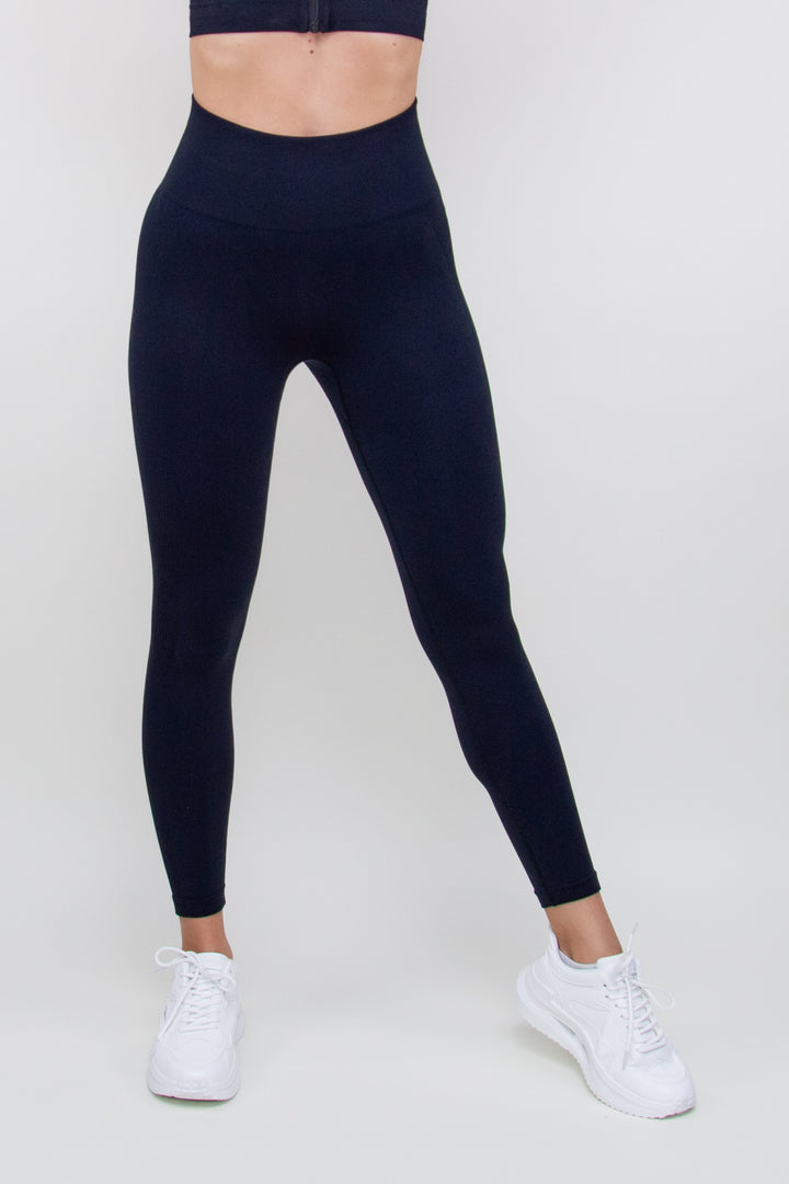 Tamprės "Velvet Black"