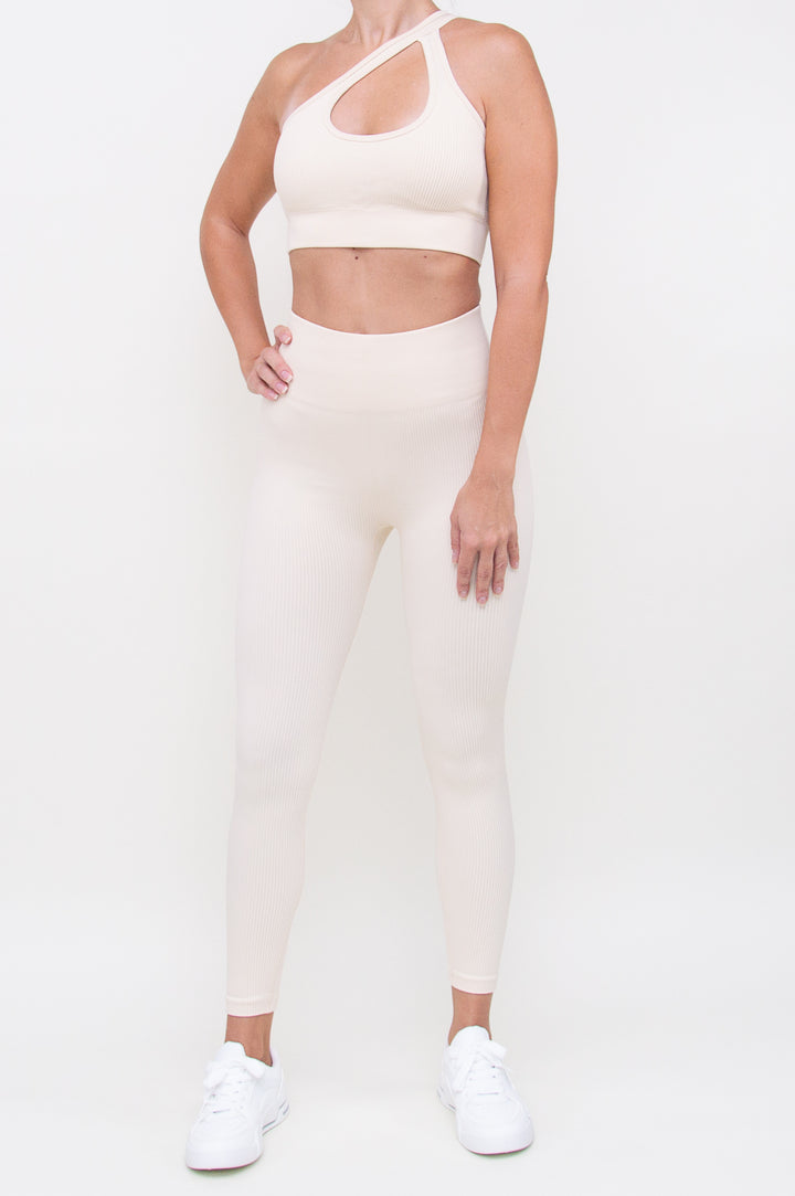 Kostiumas "One Shoulder Beige"