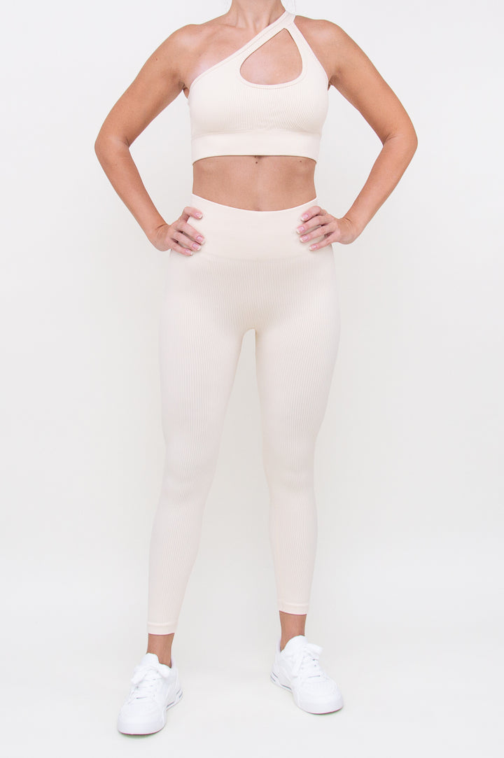 Kostiumas "One Shoulder Beige"