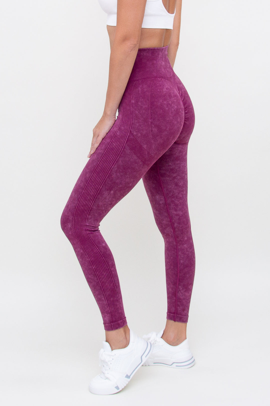 Tamprės "Velvet Red Violet"