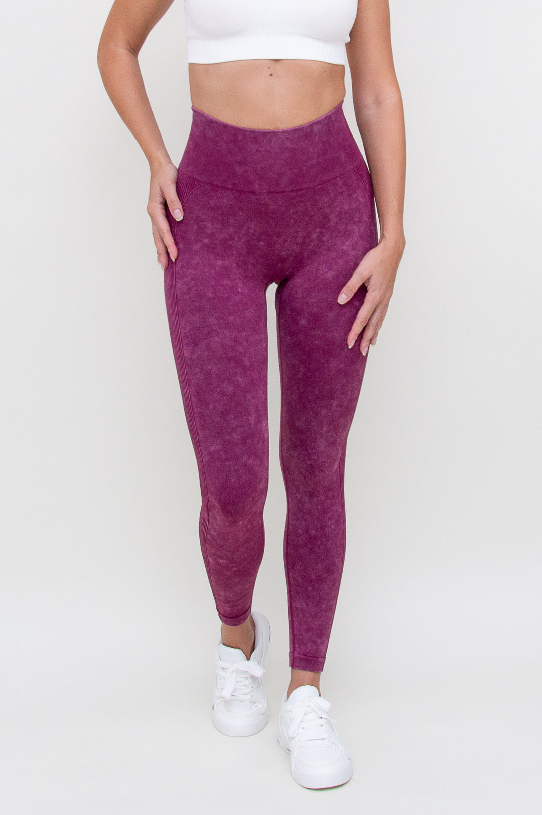 Tamprės "Velvet Red Violet"