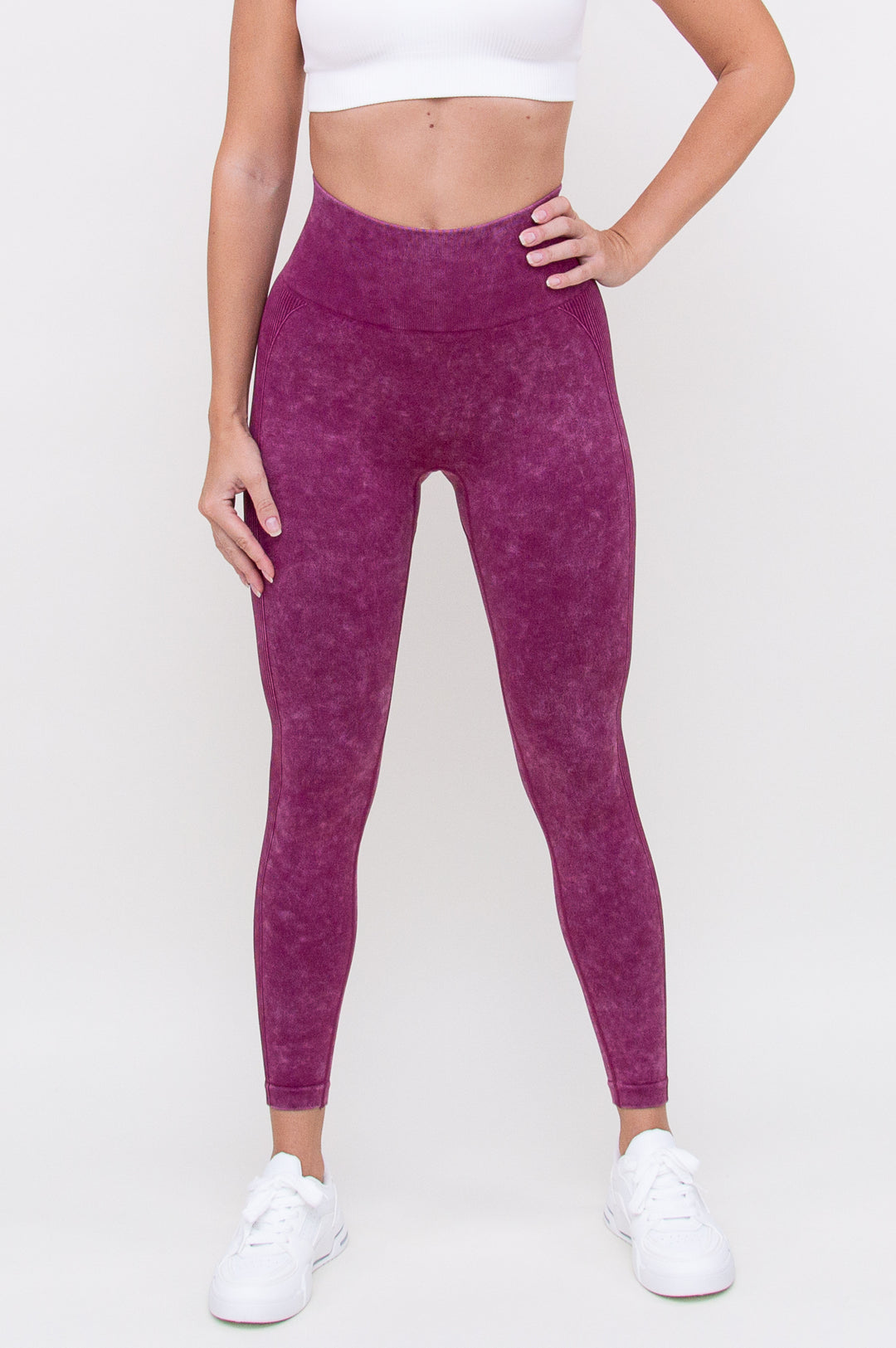 Tamprės "Velvet Red Violet"